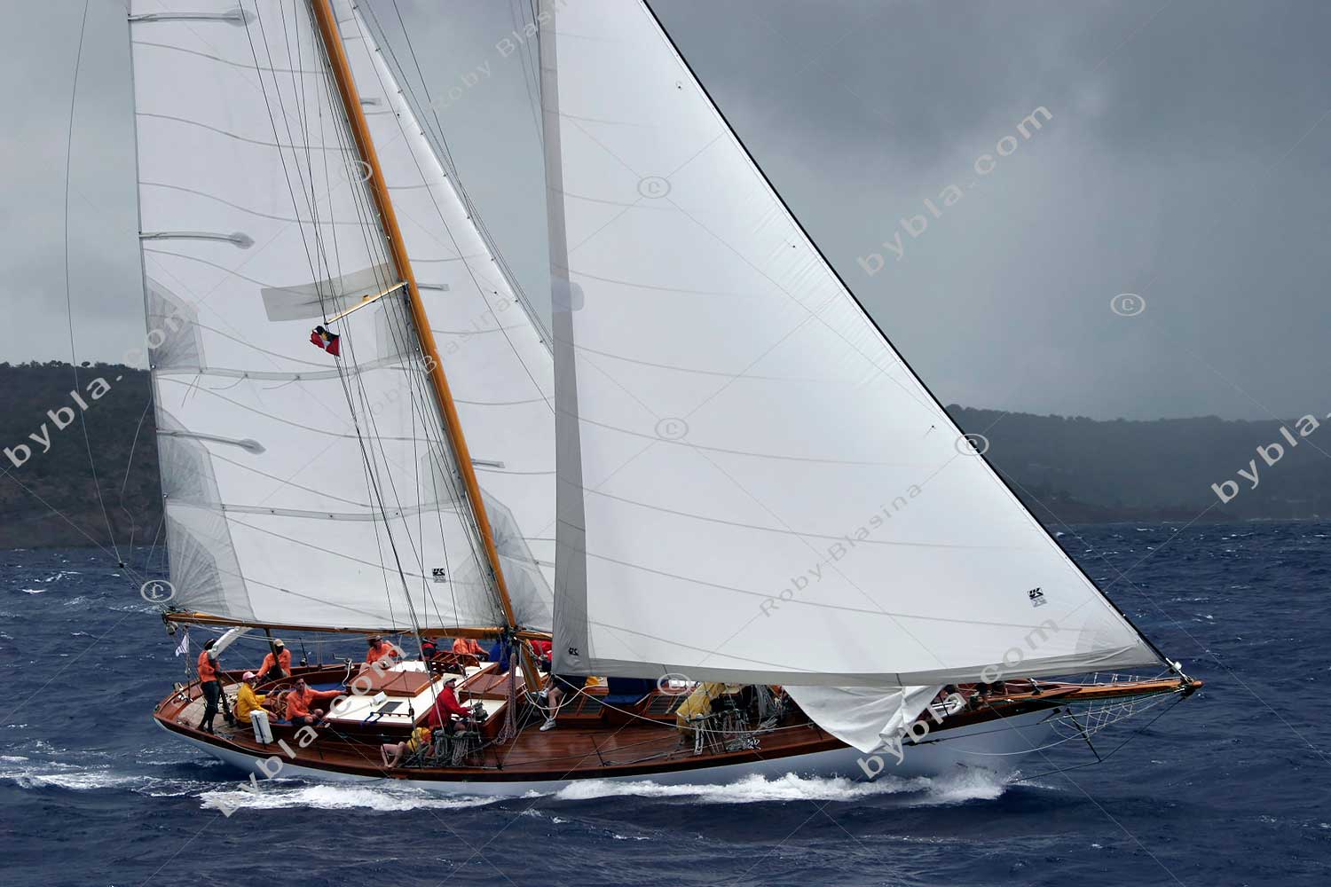 antigua-classic-yacht-2006